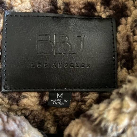 Cool black Jean jacket with leopard furry lining - Picture 7 of 7